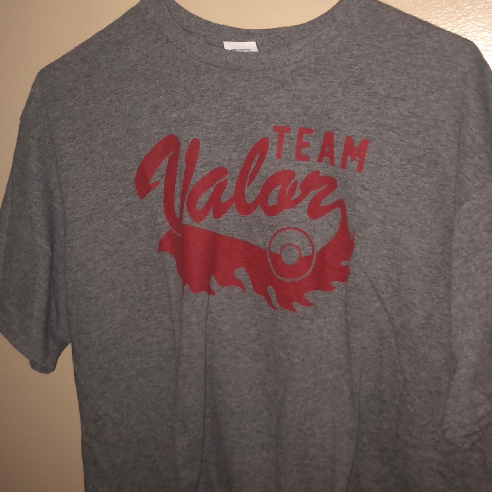 Mens Pokemon Go! Team Valor T-Shirt Size Large